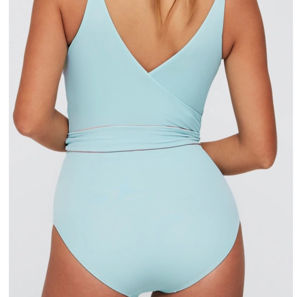 Hermoza Amelia One Piece - Picture 3 of 5